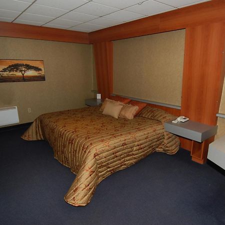 Motel Capri Et Suites Repentigny Ngoại thất bức ảnh