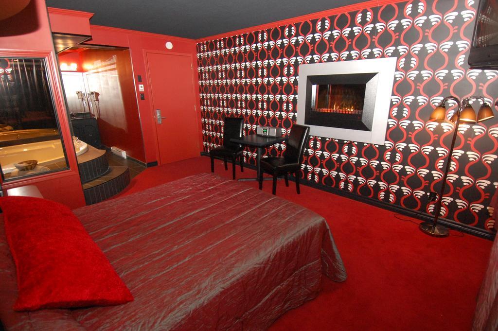 Motel Capri Et Suites Repentigny Ngoại thất bức ảnh