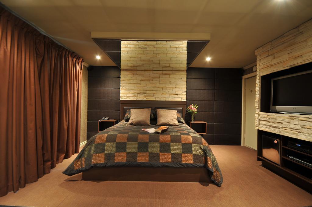 Motel Capri Et Suites Repentigny Ngoại thất bức ảnh