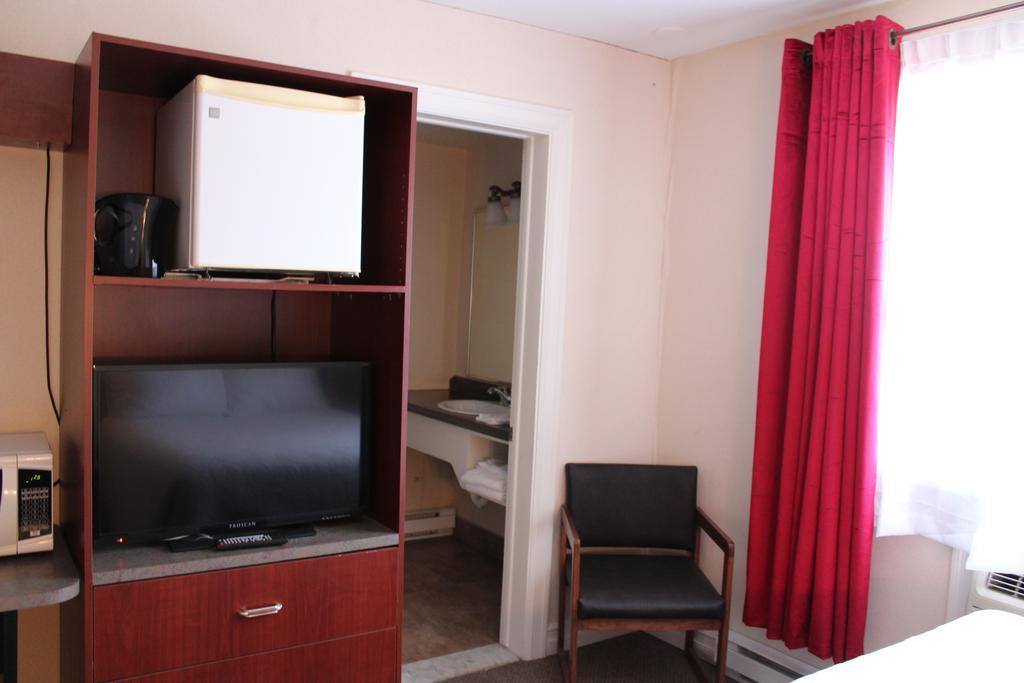 Motel Capri Et Suites Repentigny Ngoại thất bức ảnh