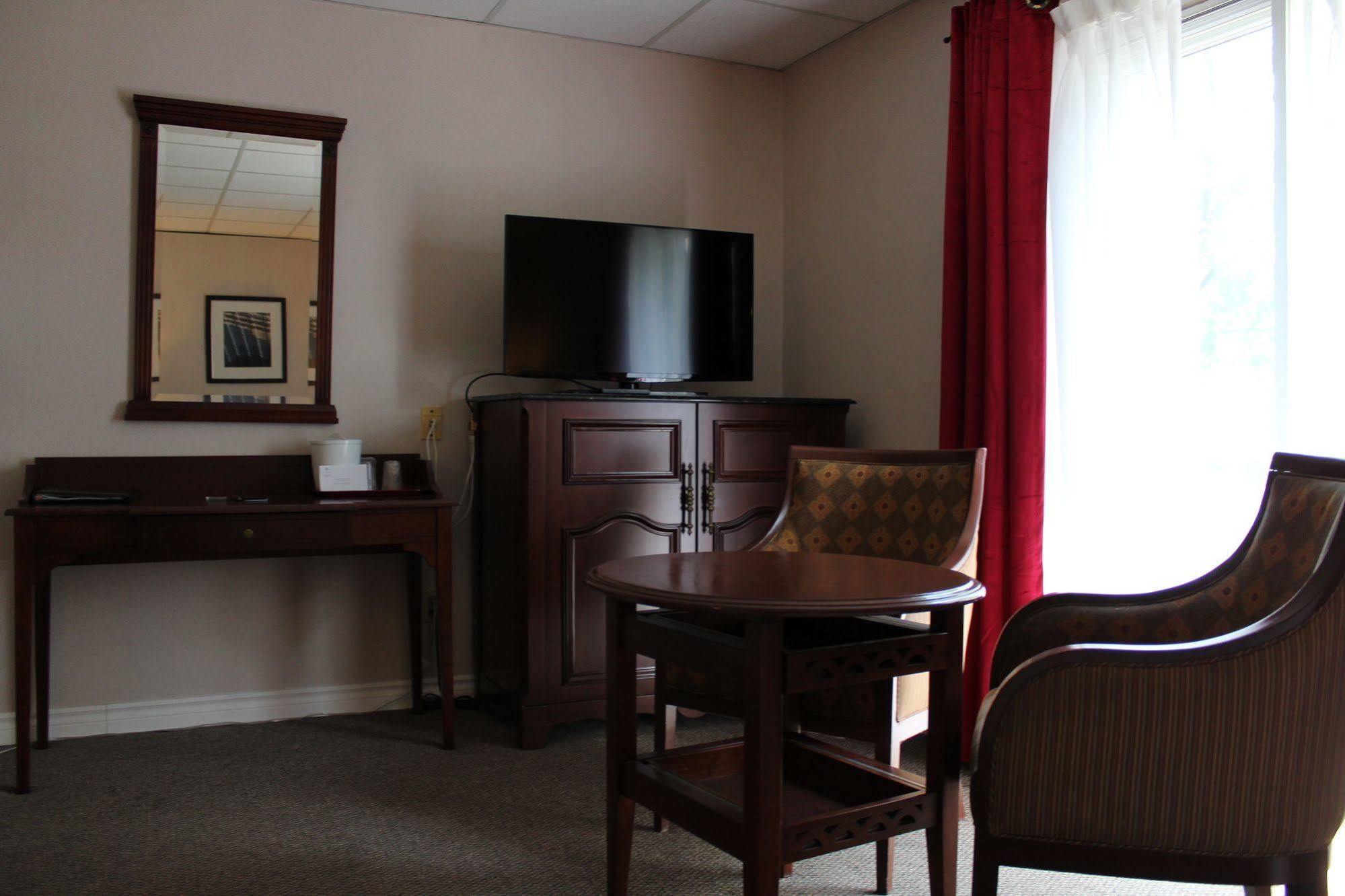 Motel Capri Et Suites Repentigny Ngoại thất bức ảnh