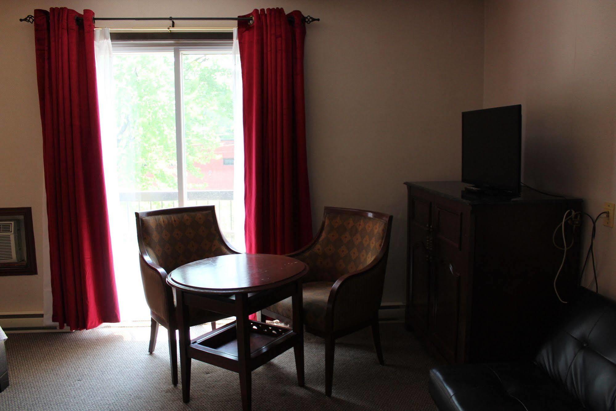 Motel Capri Et Suites Repentigny Ngoại thất bức ảnh